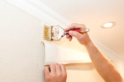 Pose de papier peint à Calenzana — revêtements muraux et toiles de verre